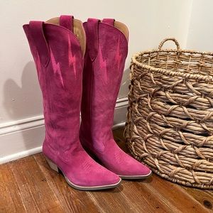 Dingo Thunder Road Cowboy Boots pink size 7